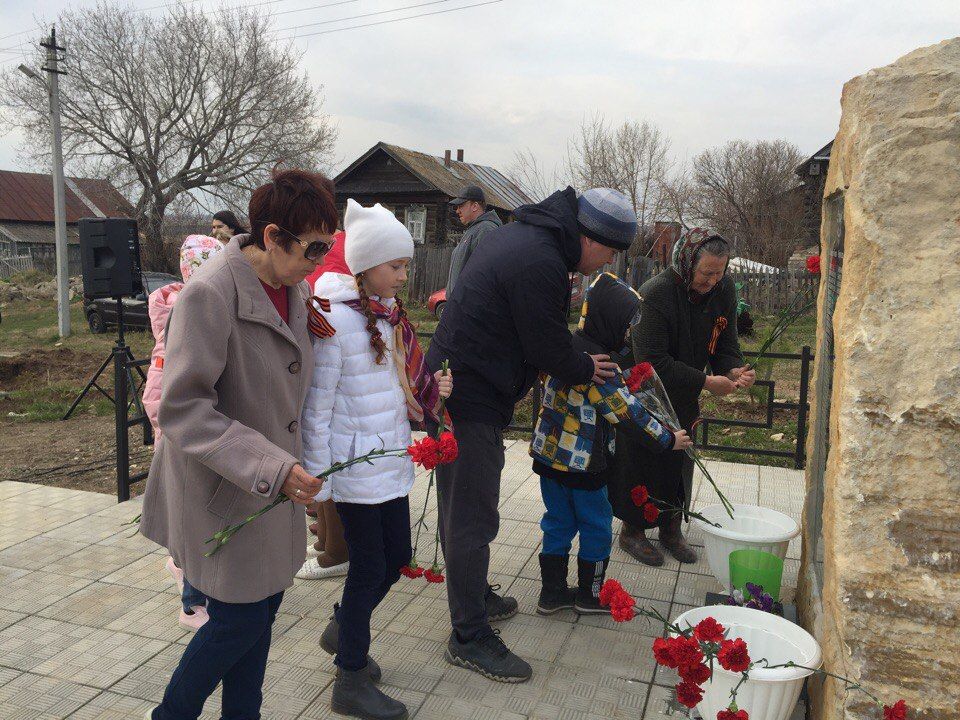 В Бондюге прошел митинг, посвященный празднованию Победы в Великой Отечественной войне