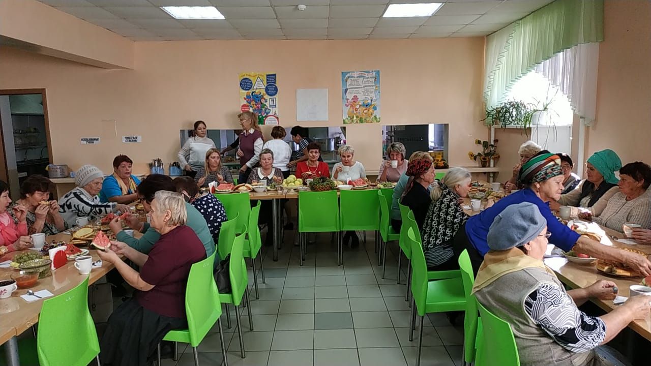 В школе №2 прошел концерт в рамках месячника пожилых для жителей ТОС «Поселок»