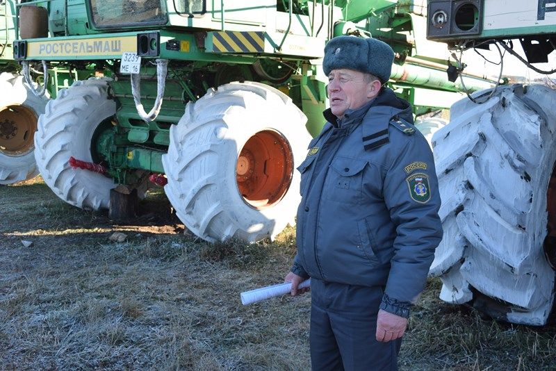 В Менделеевском районе оценили качество постановки сельхозтехники на зимнее хранение