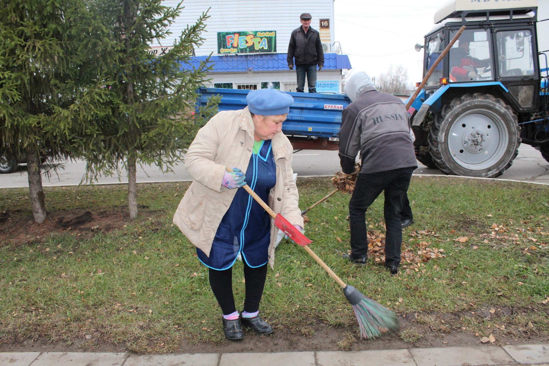 «Время чистоты»: как в Менделеевске прошёл ноябрьский субботник