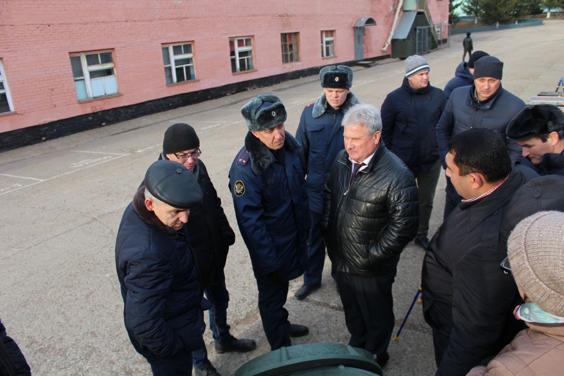 В ИК-10 побывали руководитель исполнительного комитета Владимир Фролов и представители предприятий города