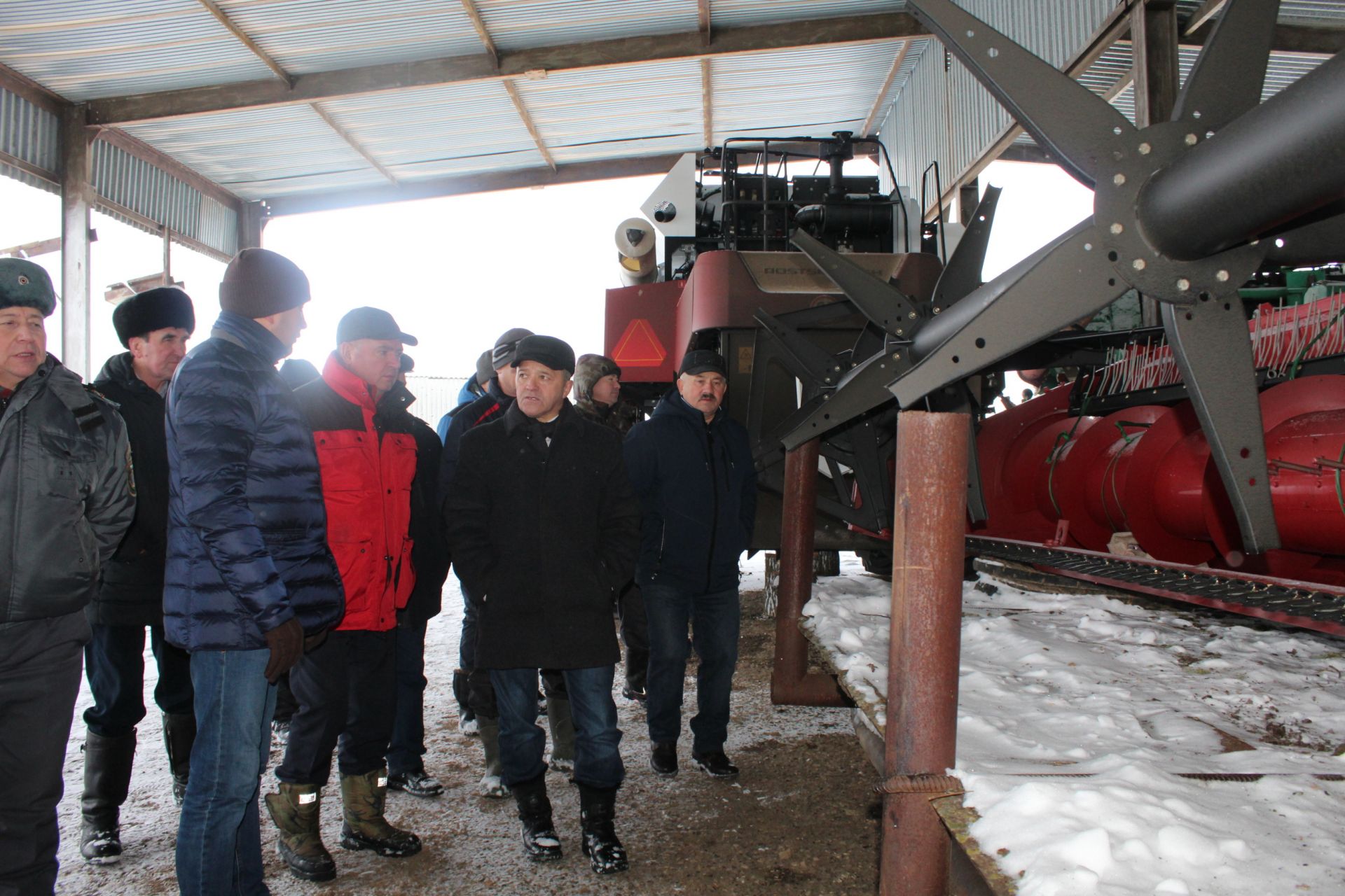 В ООО «Победа» Менделеевского района презентовали новый комбайн