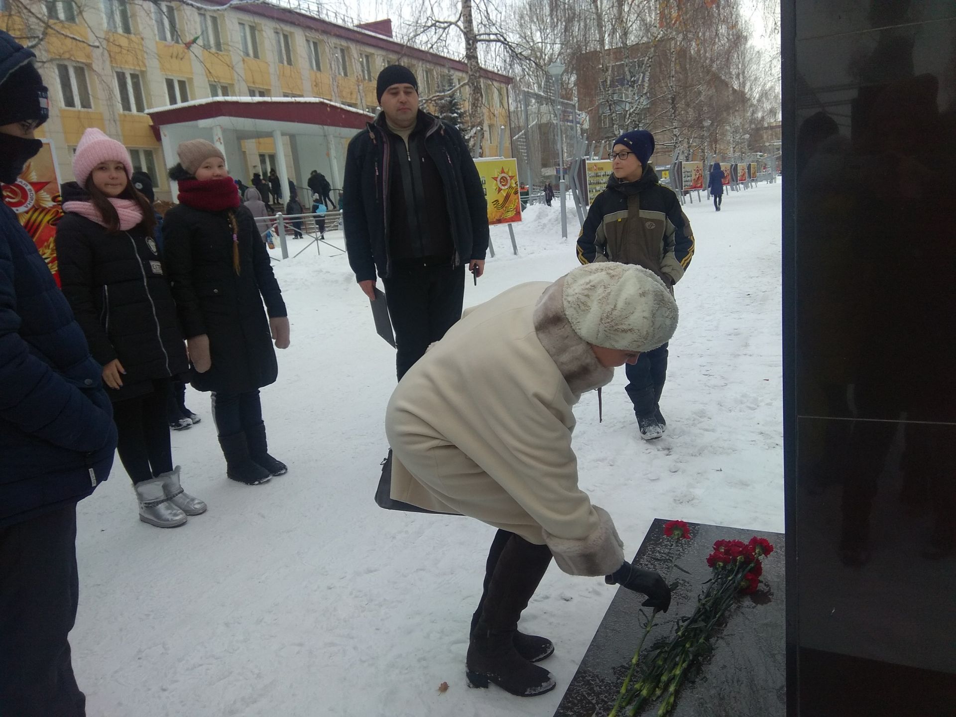 Как в Менделеевске прошёл митинг в честь Дня Героев Отечества