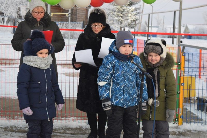 В селе Камаево Менделеевского района открыли детскую площадку