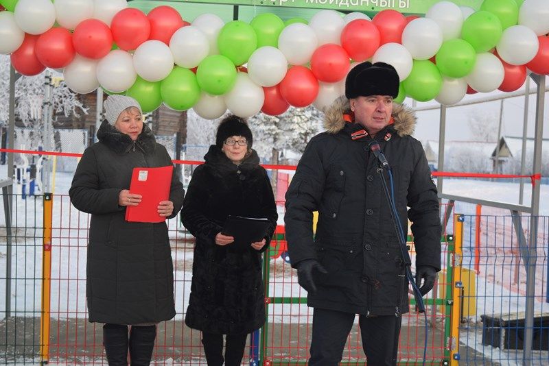 В селе Камаево Менделеевского района открыли детскую площадку