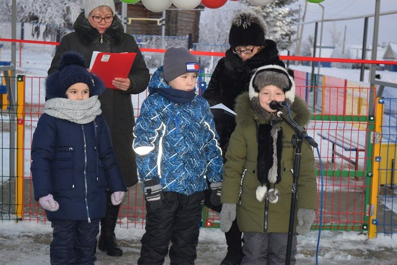 В селе Камаево Менделеевского района открыли детскую площадку