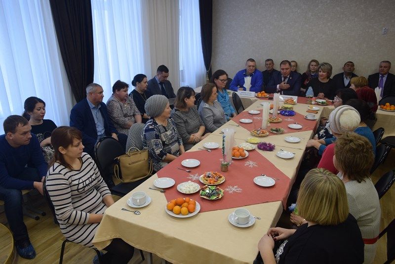 В Менделеевске состоялось новогоднее представление для детей с ограниченными возможностями здоровья