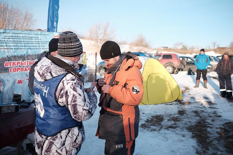 Кто стал победителем чемпионат Менделеевска по ловле рыбы на мормышку