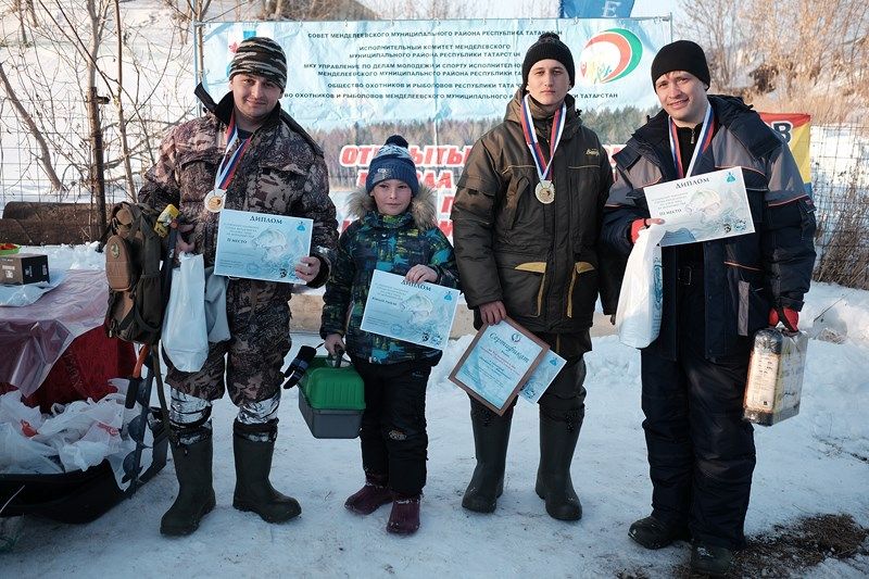 Кто стал победителем чемпионат Менделеевска по ловле рыбы на мормышку