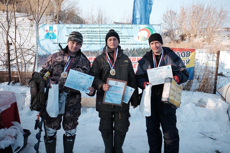 Кто стал победителем чемпионат Менделеевска по ловле рыбы на мормышку