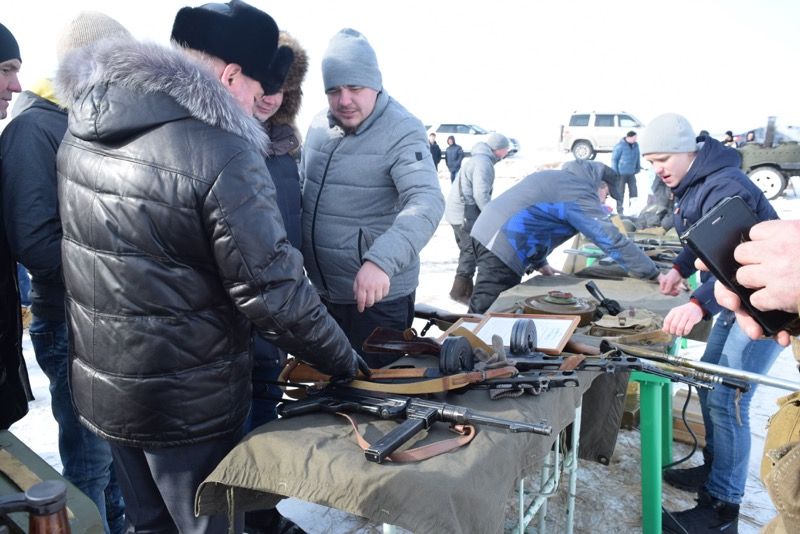 В Менделеевске прошел военно-спортивный праздник «Мой папа – защитник»