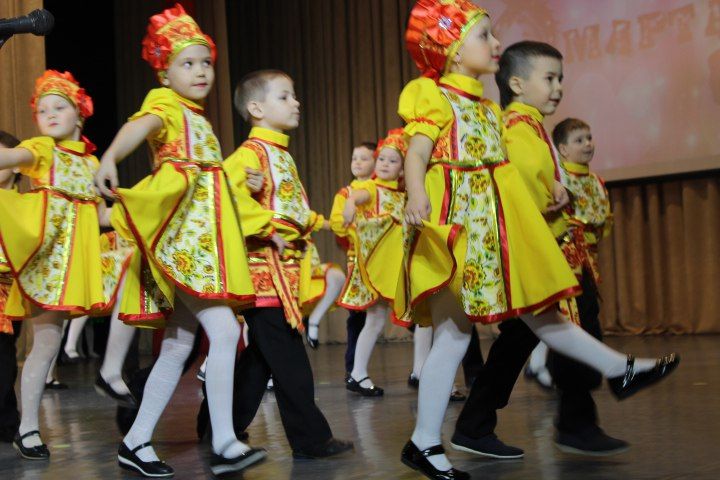 Мужчины Менделеевска: «Тюльпаны каждой женщине»