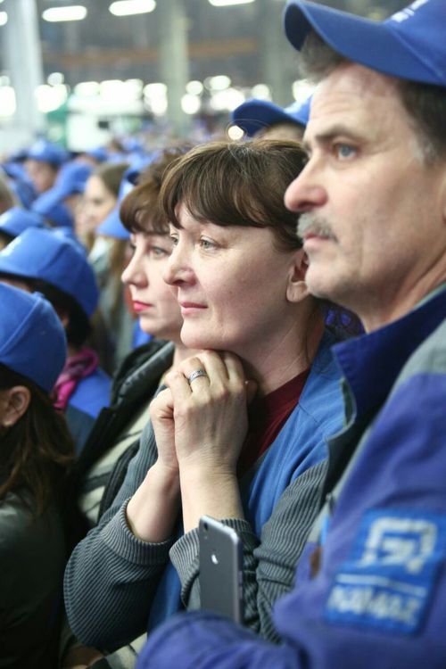 Альфия Когогина открыла концерт Симфонического оркестра Мариинского театра под управлением Валерия Гергиева на автомобильном заводе