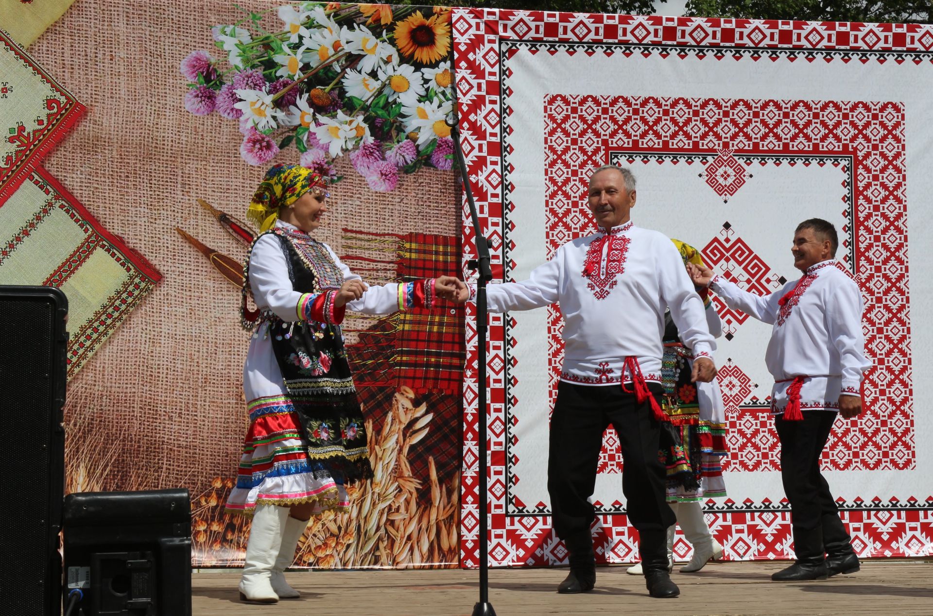 Народный марийский ансамбль "Элнет" посетил марийский праздник "Семык"