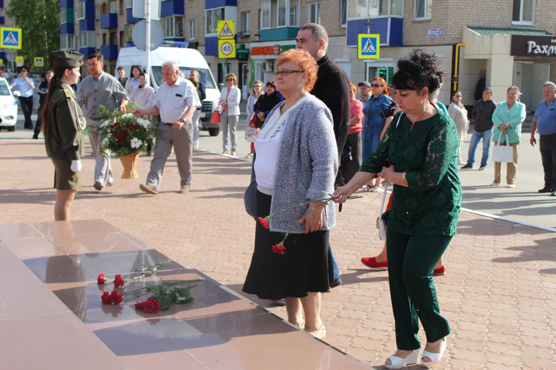 В Менделеевске открыт памятник труженикам тыла, вдовам и детям войны