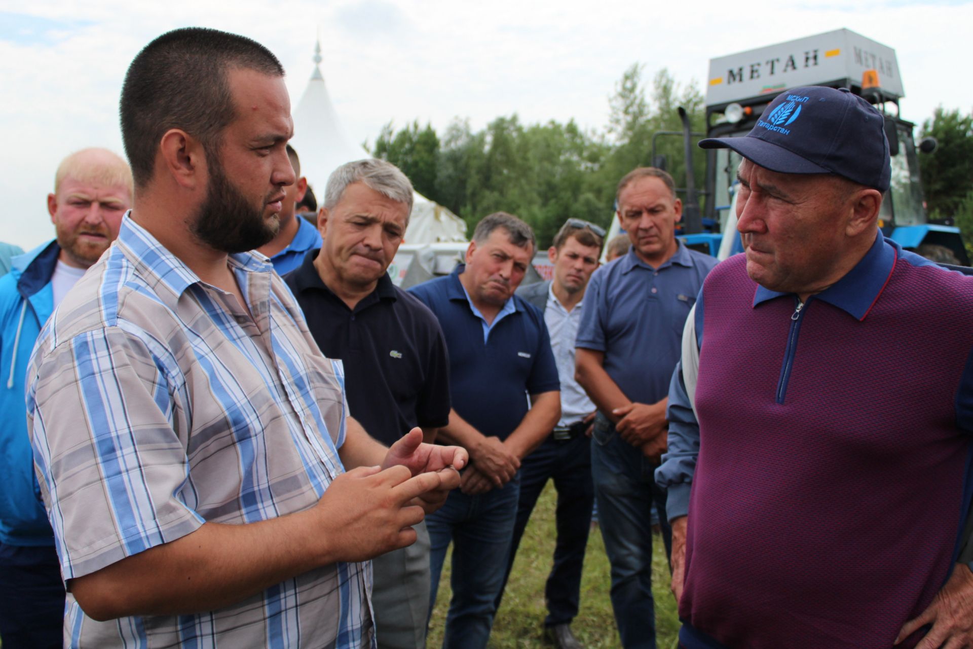 Министр сельского хозяйства и продовольствия РТ Марат Ахметов облетел поля Менделеевского района