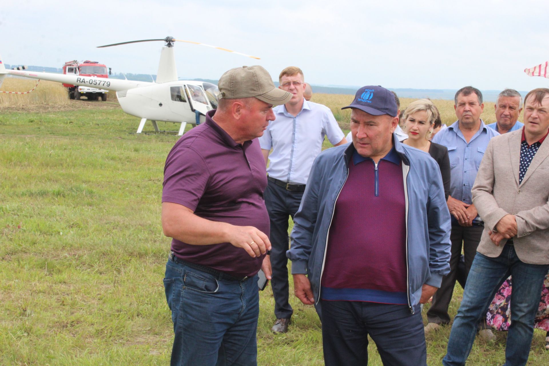 Министр сельского хозяйства и продовольствия РТ Марат Ахметов облетел поля Менделеевского района