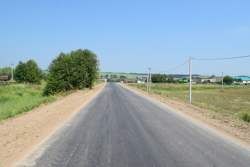 Новый асфальт проложили на территории Менделеевского района