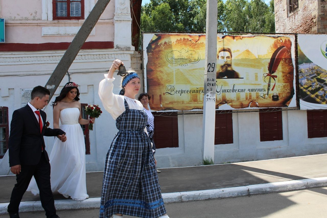 В Менделеевске прошла обрядовая свадьба