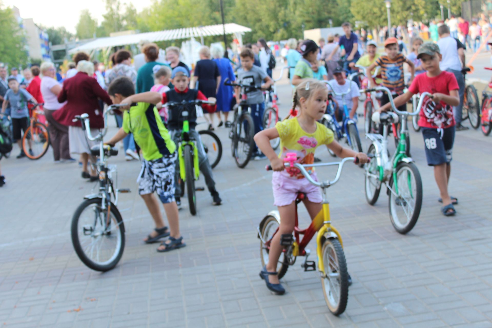 День города в Менделеевске открыли велопробегом