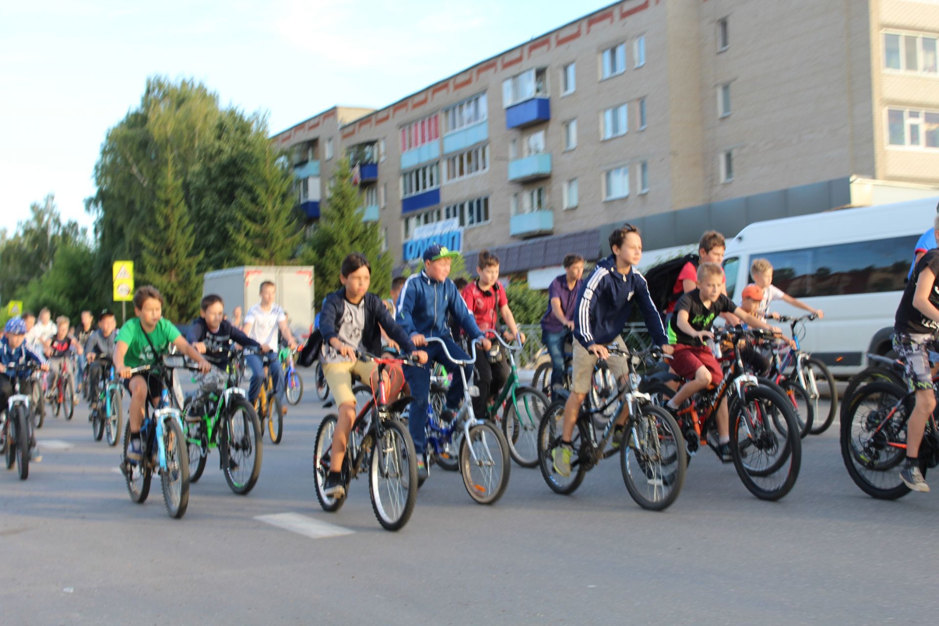 День города в Менделеевске открыли велопробегом