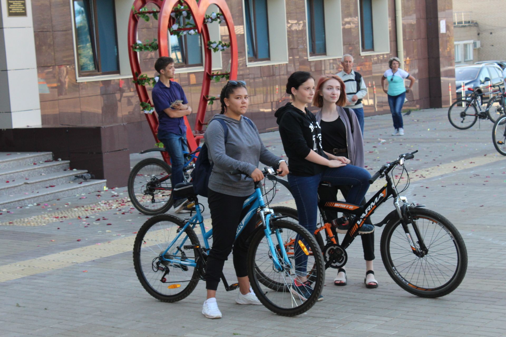 День города в Менделеевске открыли велопробегом