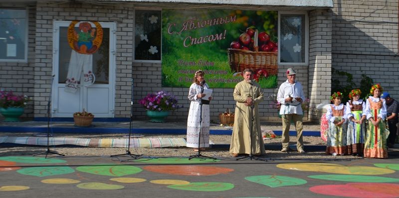 Чем запомнился День села в Тат. Челнах: двойным торжеством, открытием книги «Рекордов Гинесса» и чествованием семьи, которая взрастила самое крупное яблоко