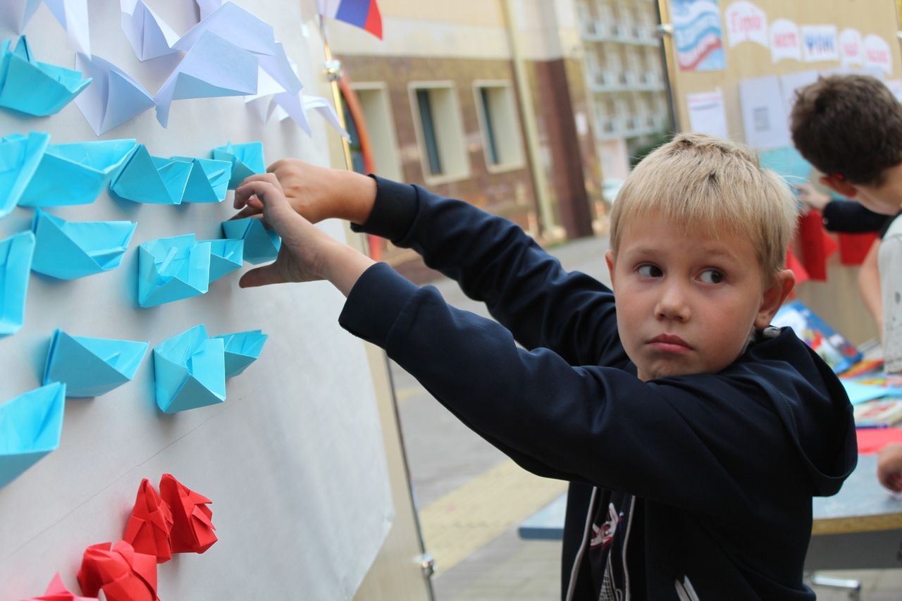 «Россию воспеваю сердцем» :как менделеевцы отметили День Государственного флага