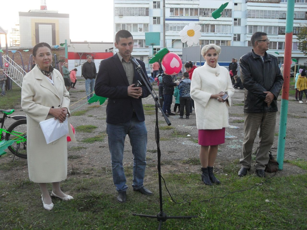 Во дворе дома 4 по улице Юбилейная прошёл праздник двора