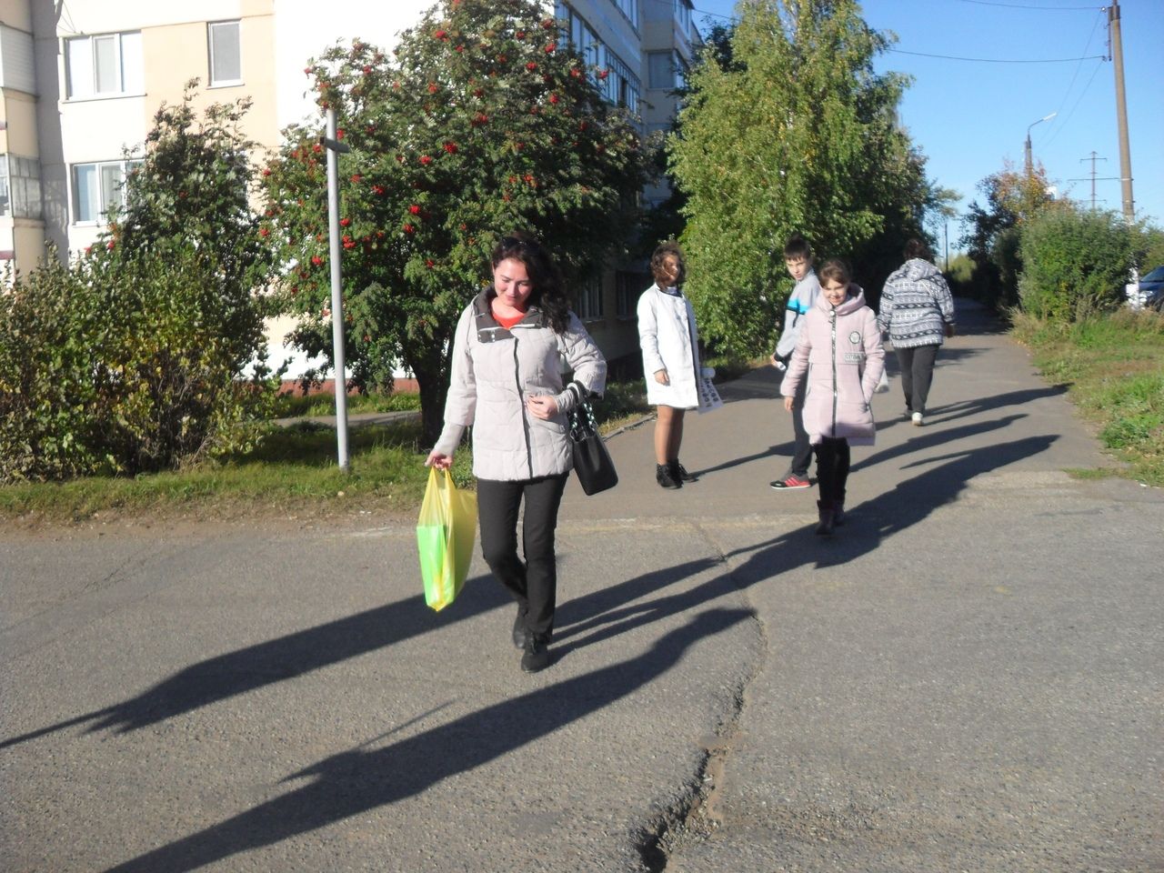 В Менделеевске на нерегулируемом пешеходном переходе прошла акция «Пешеходный переход»