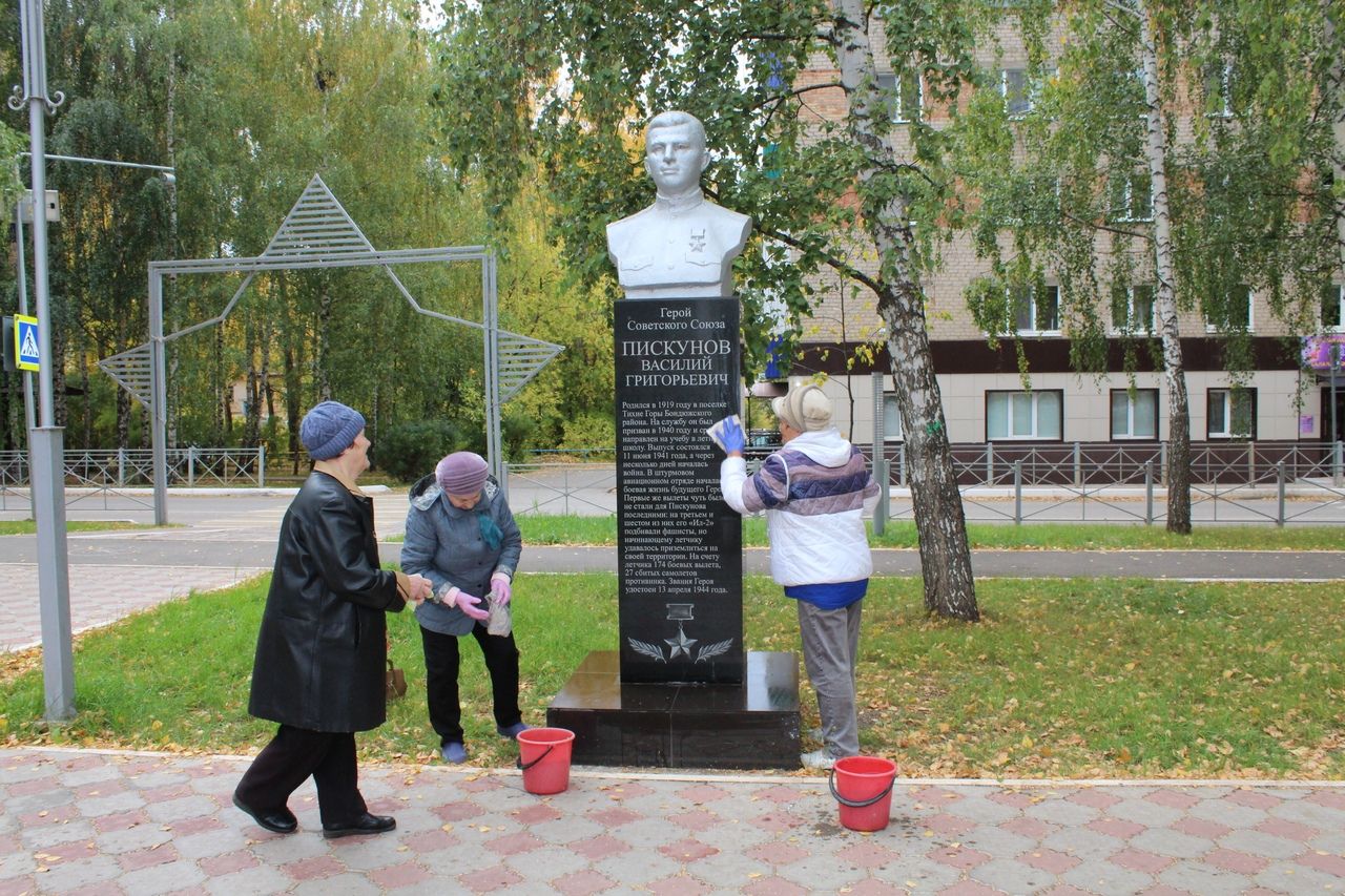 В Менделеевске продолжается генеральная уборка