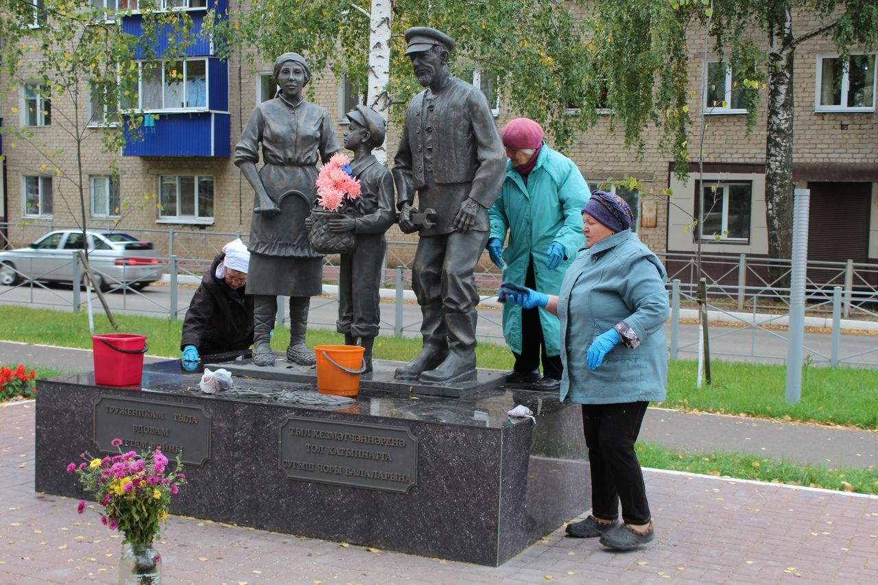 В Менделеевске продолжается генеральная уборка