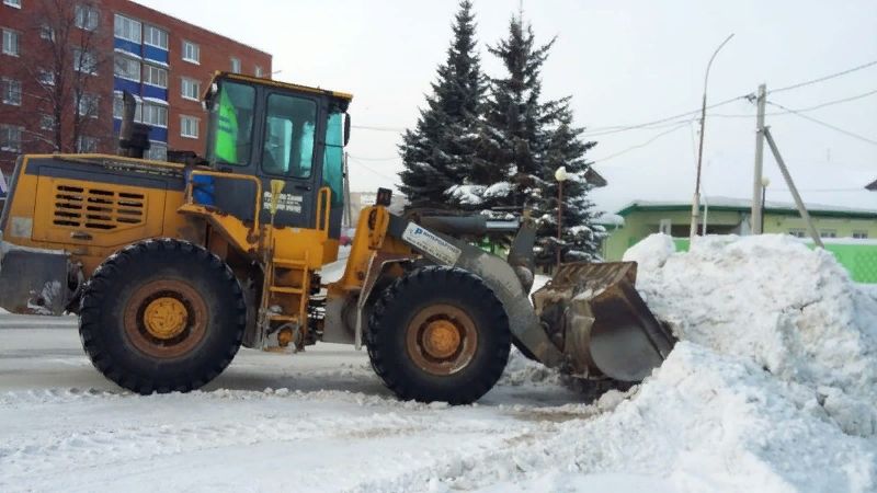 В Менделеевске проводятся работы по очистке дорог от снега