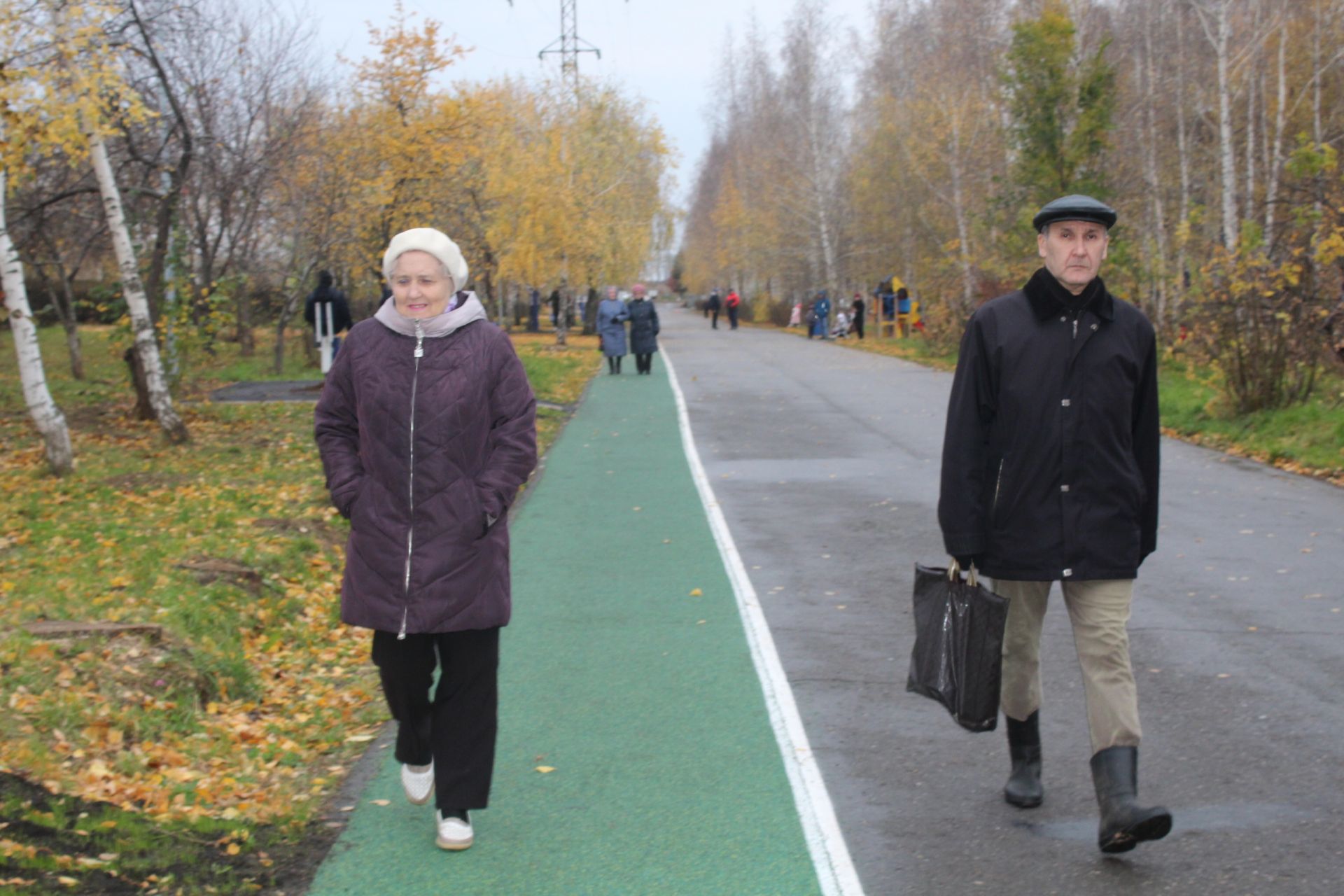 Фитнес на свежем воздухе: в Менделеевске открыли «Аллею спорта»