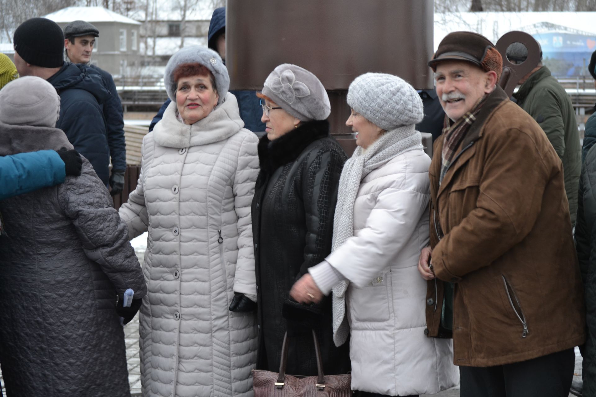 Большой и железный: на «Ушковских островах» появился памятник гудку