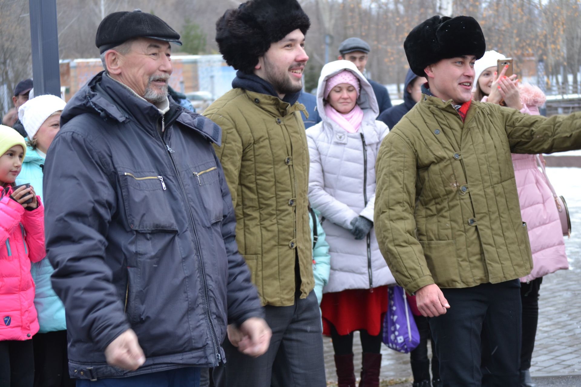 Большой и железный: на «Ушковских островах» появился памятник гудку