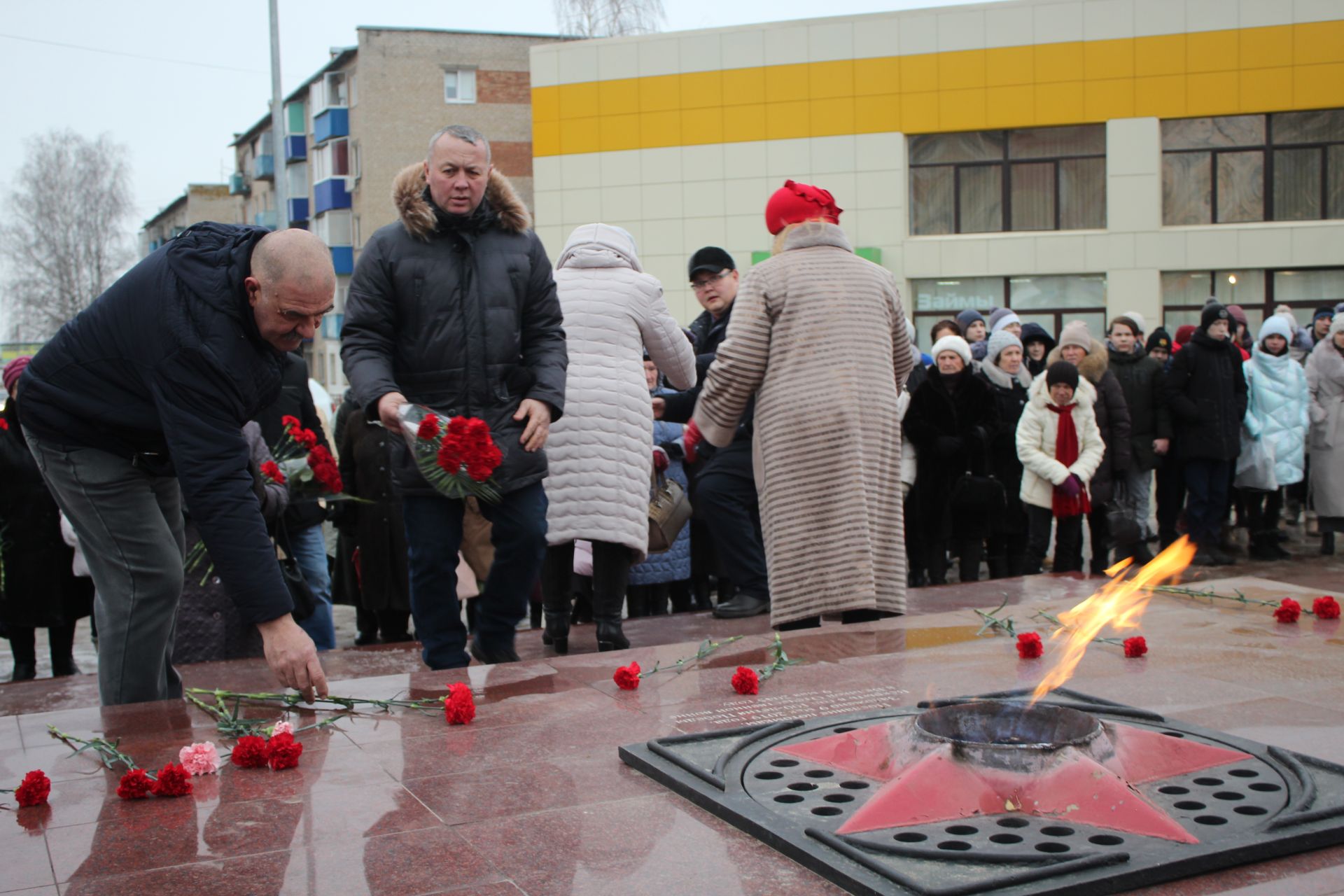 В Менделеевске прошли мероприятия, посвящённые Дню Героев Отечества