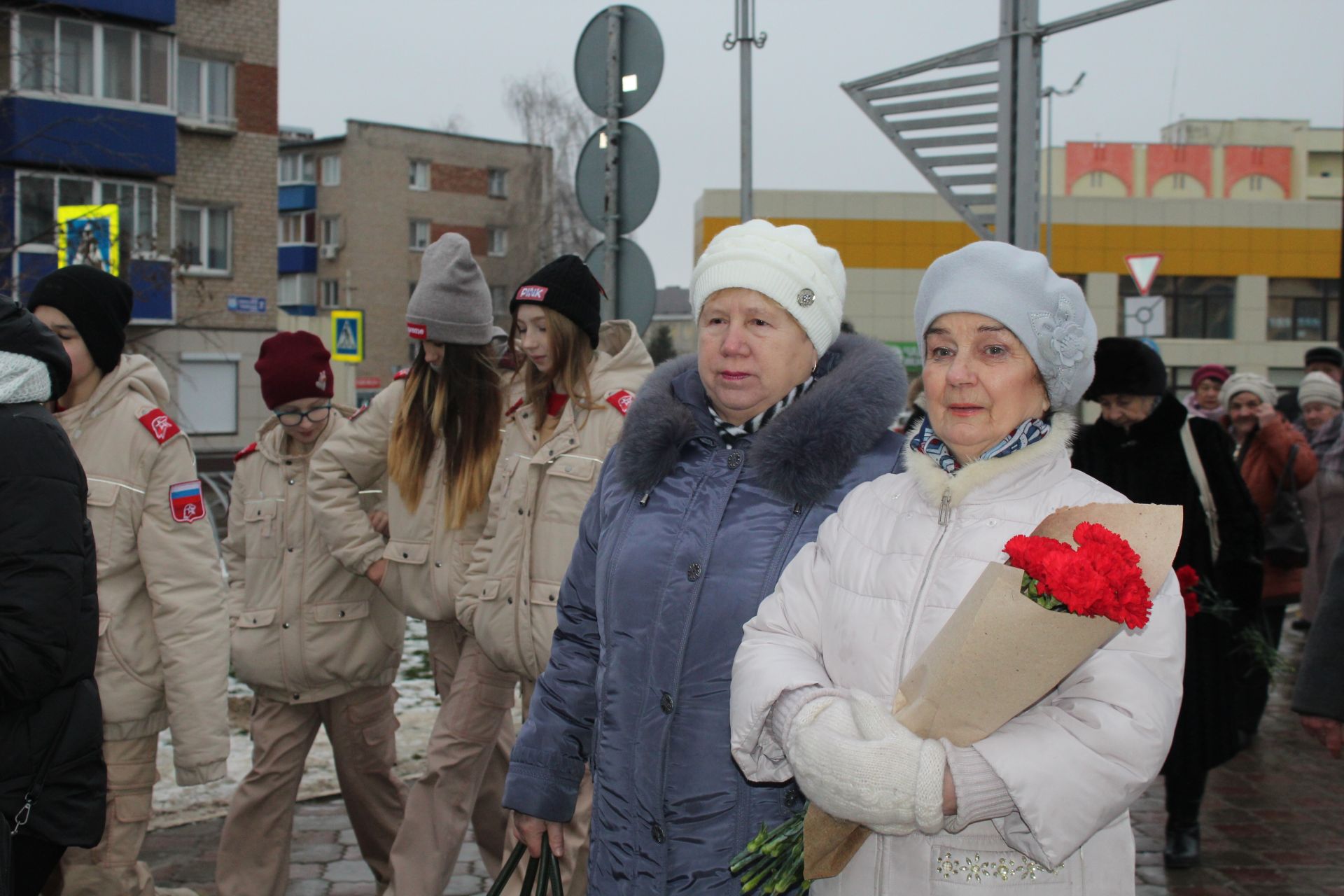 В Менделеевске прошли мероприятия, посвящённые Дню Героев Отечества