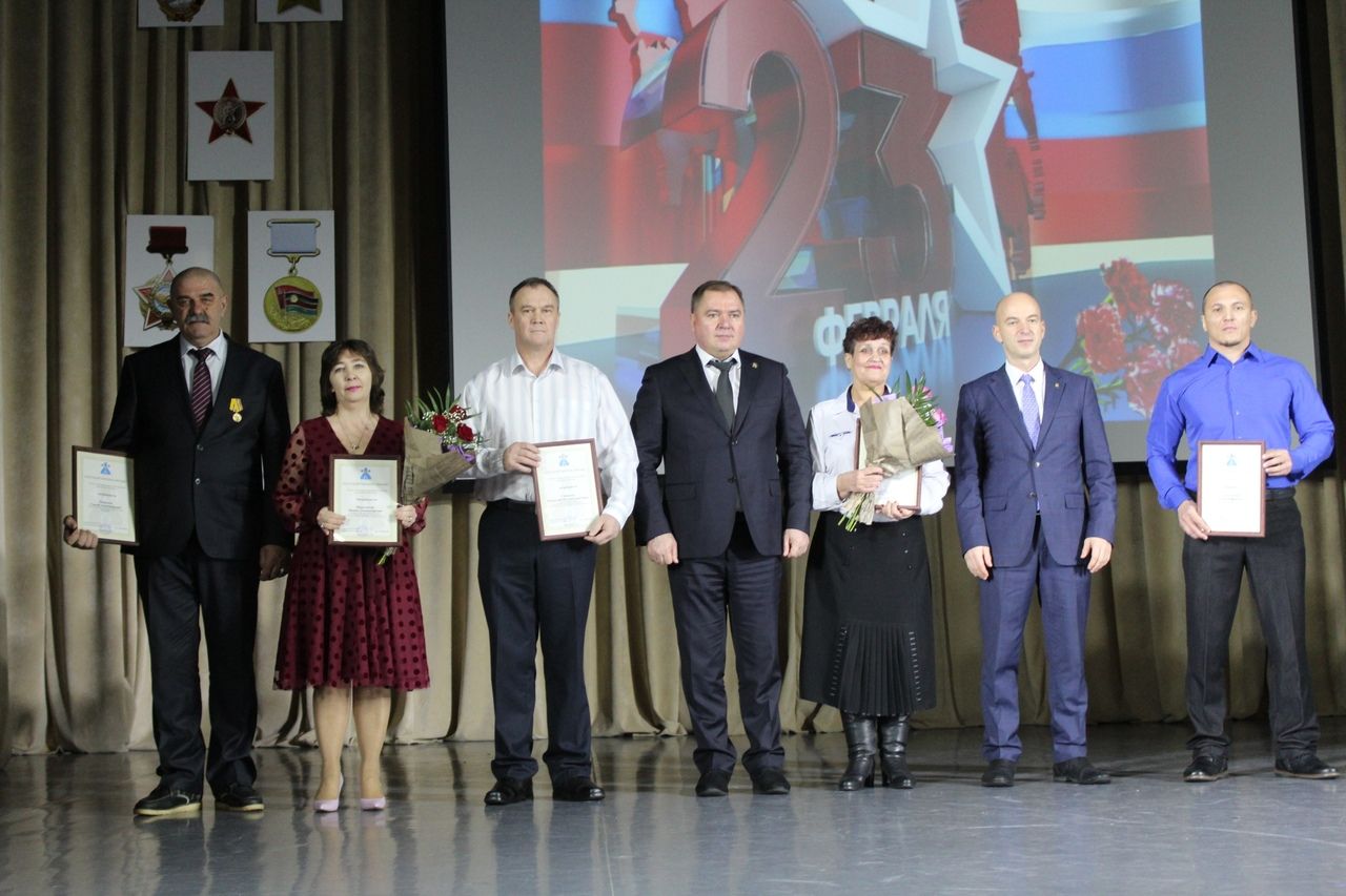 "Награды нашли своих героев": в  Менделеевске вручили медали защитникам Отечества