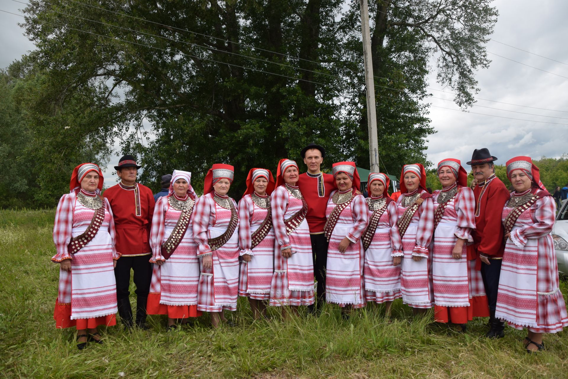 Троица по гришкински: хоровод, парад колясок, украшенная береза