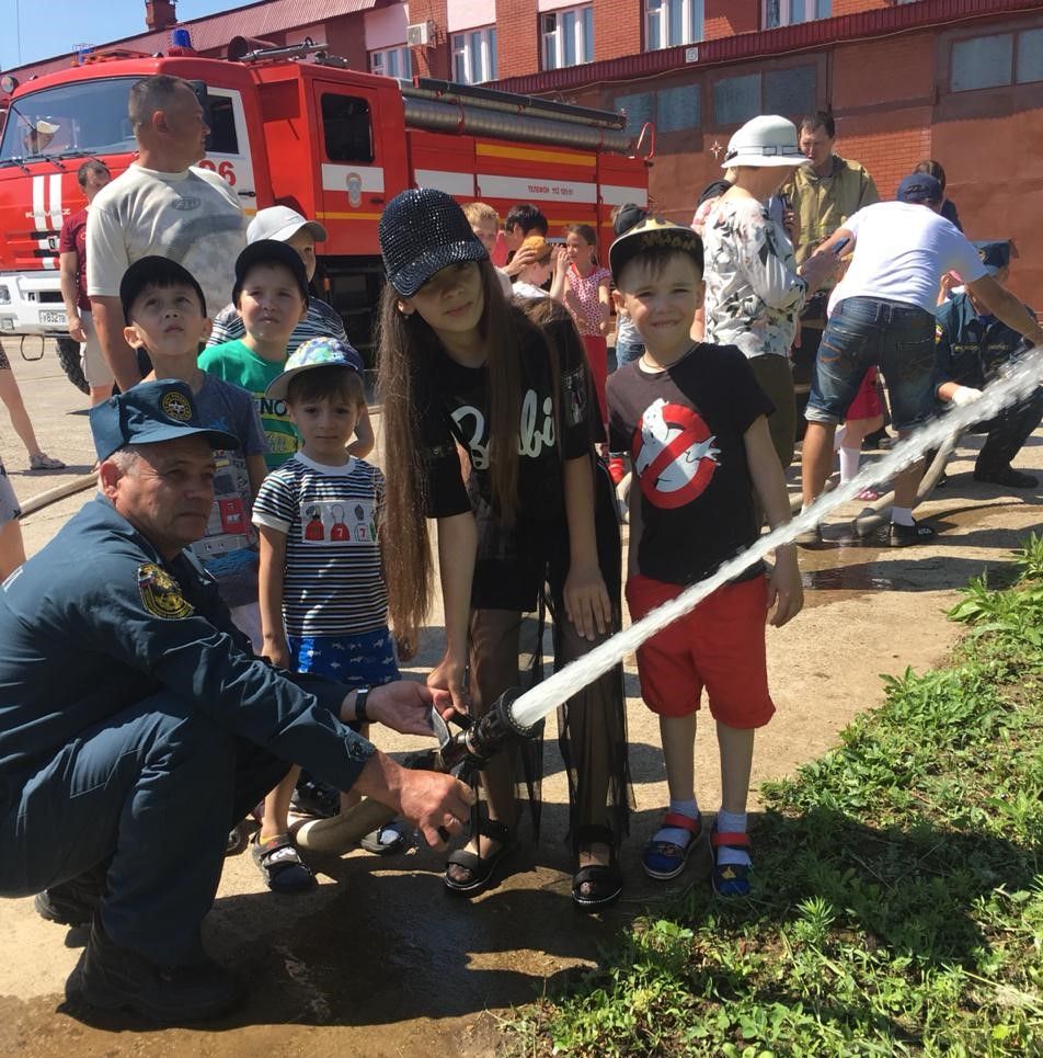 В пожарно-спасательной части №26 провели День открытых дверей