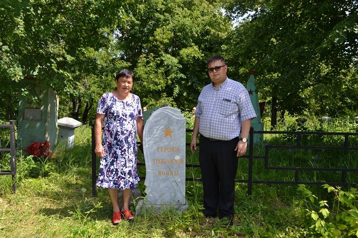 Менделеевские школьники почтили память участников Гражданской войны