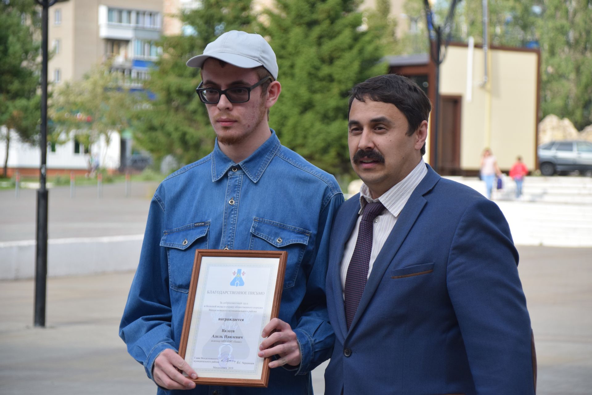 В Менделеевске состоялся гарнизонный строевой смотр сотрудников полиции