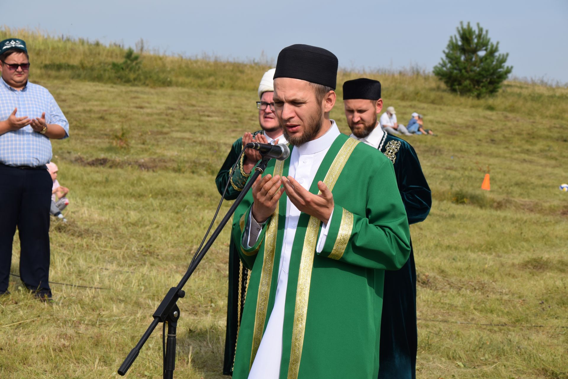 Менделеевцы приняли участие на районном Курбан-байрам