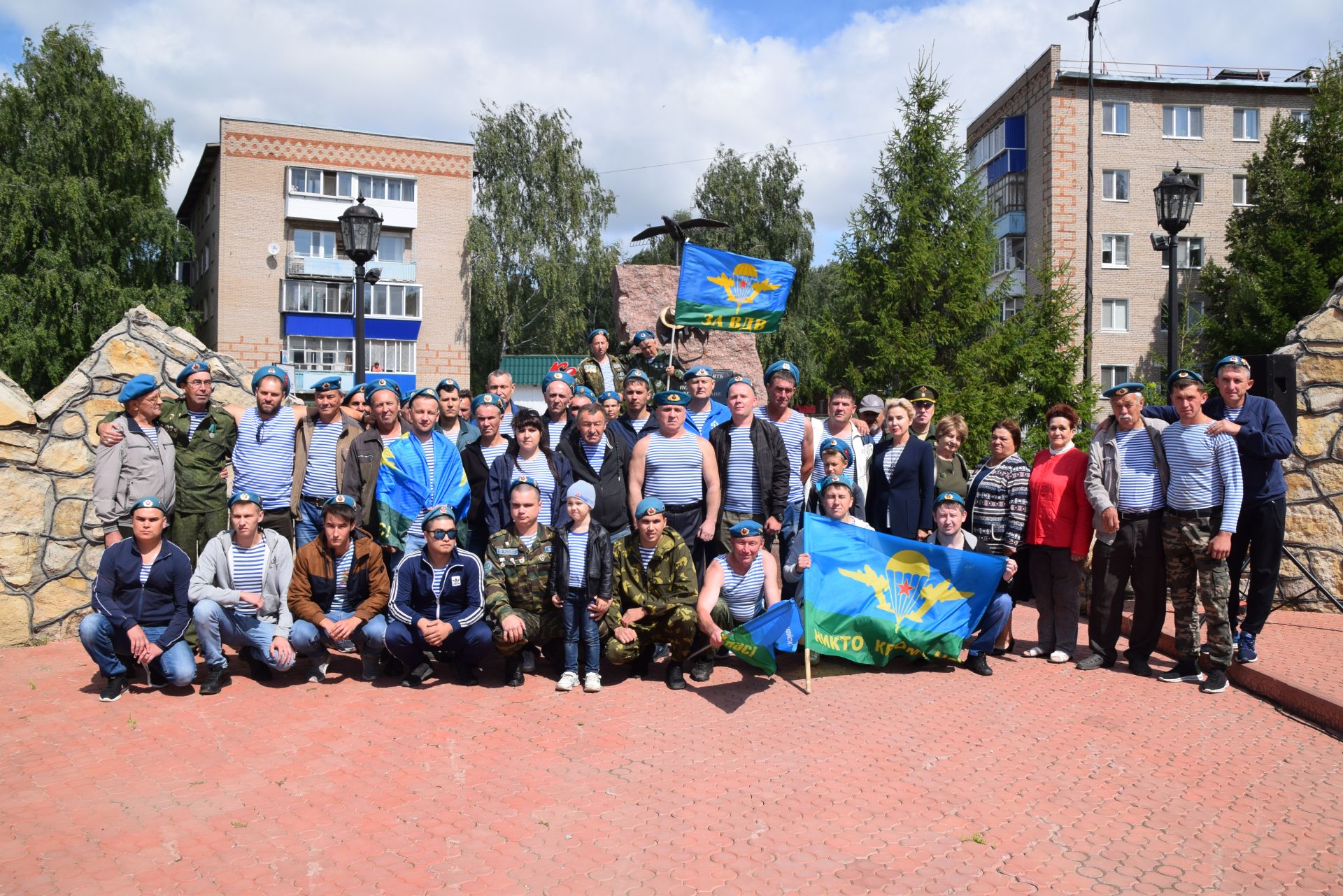 В Менделеевске отмечают День ВДВ