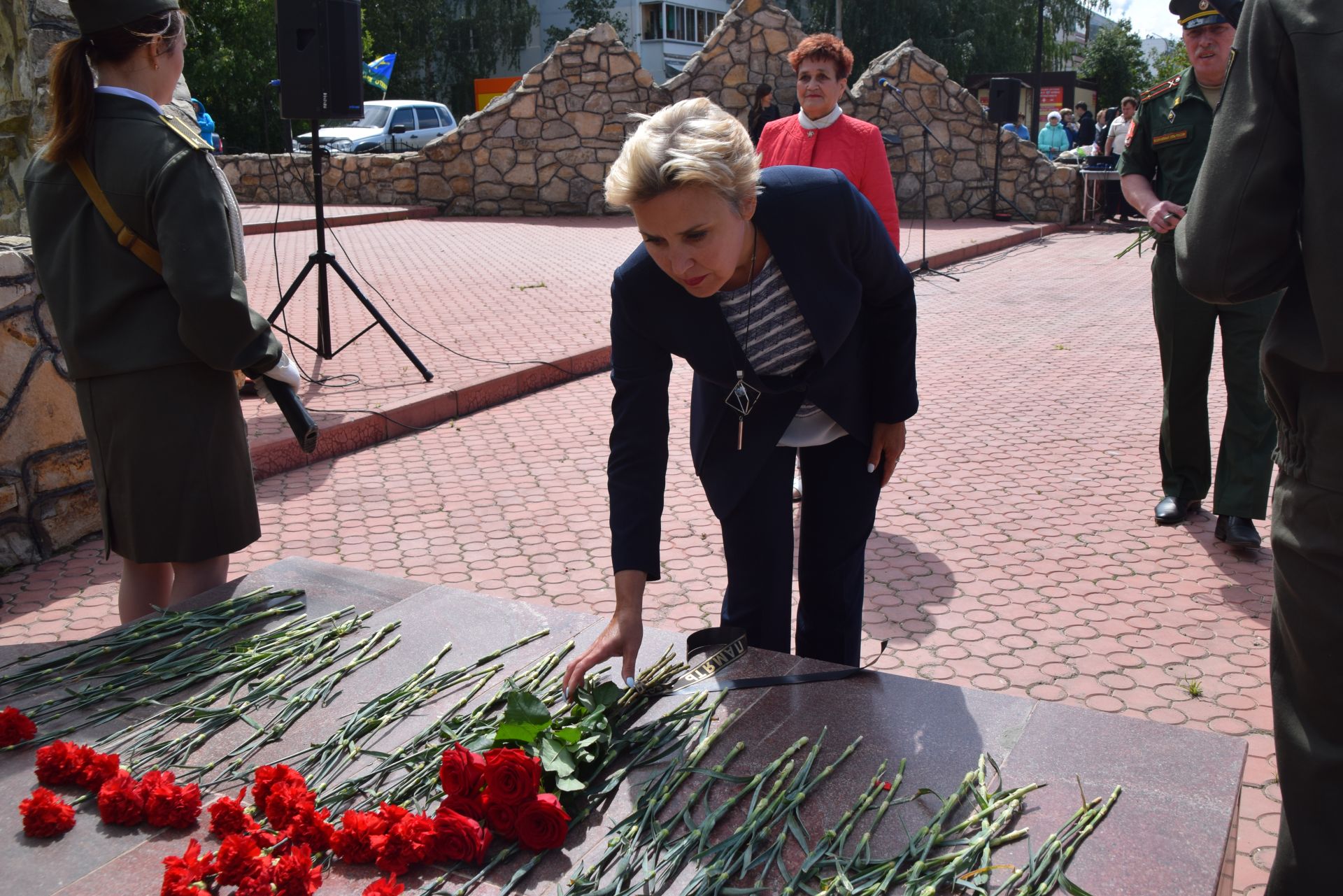 В Менделеевске отмечают День ВДВ