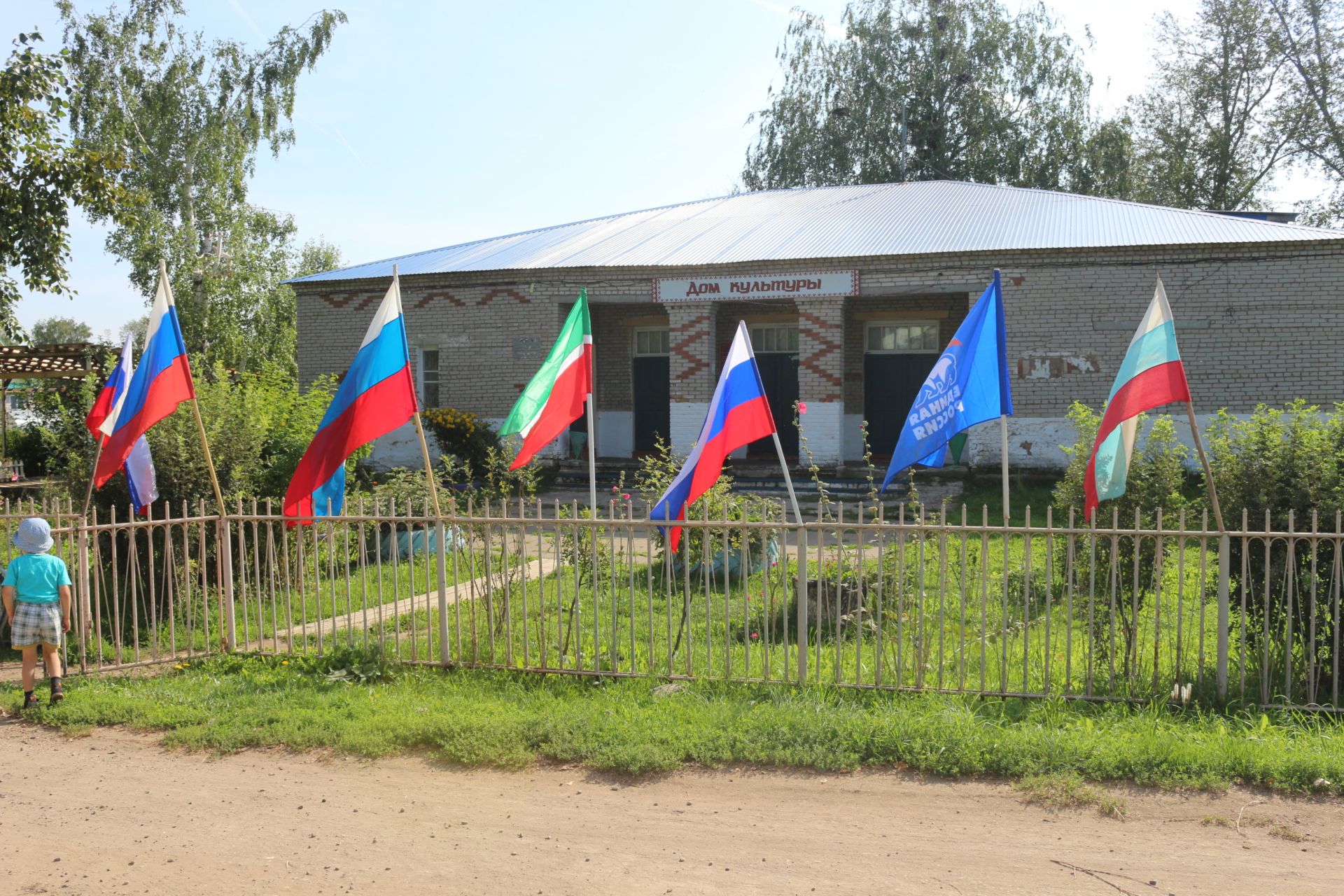 В селе Ильнеть в День российского флага организовали велопробег в Удмуртию