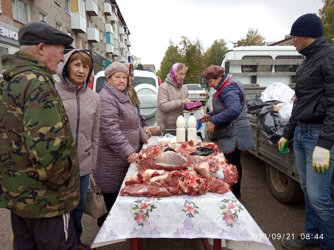 В Менделеевске прошла очередная сельхозярмарка