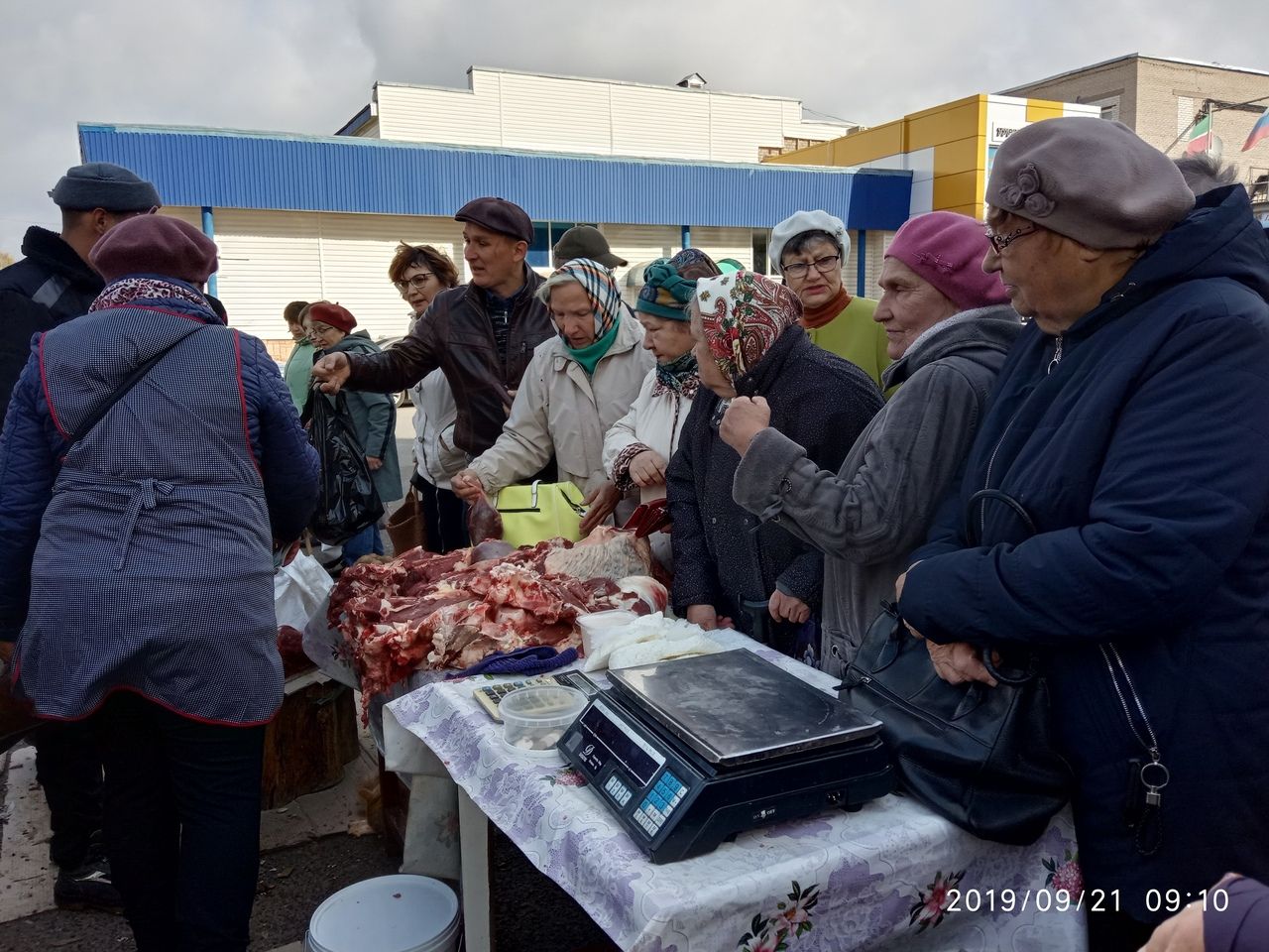 В Менделеевске прошла очередная сельхозярмарка