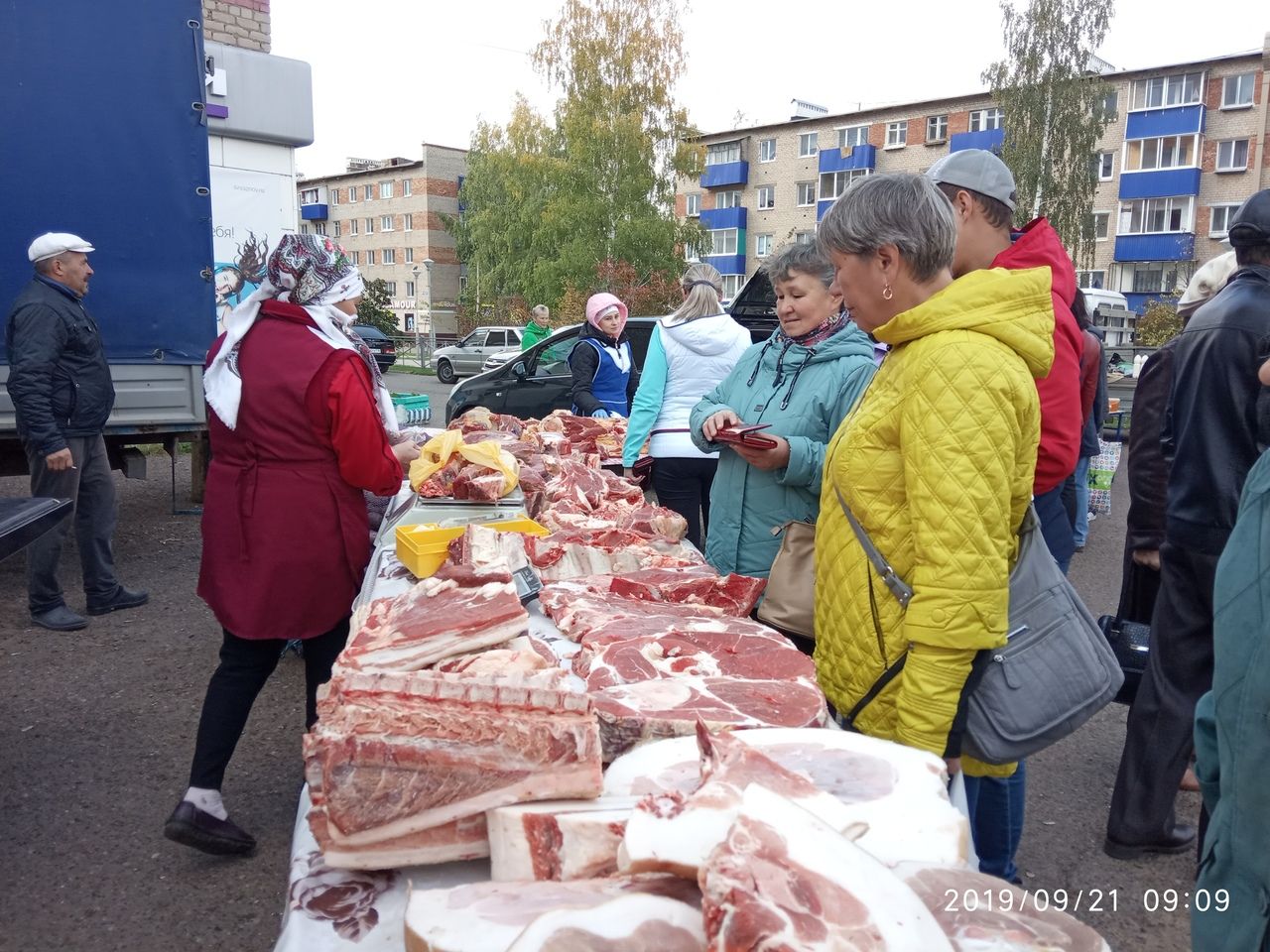 В Менделеевске прошла очередная сельхозярмарка